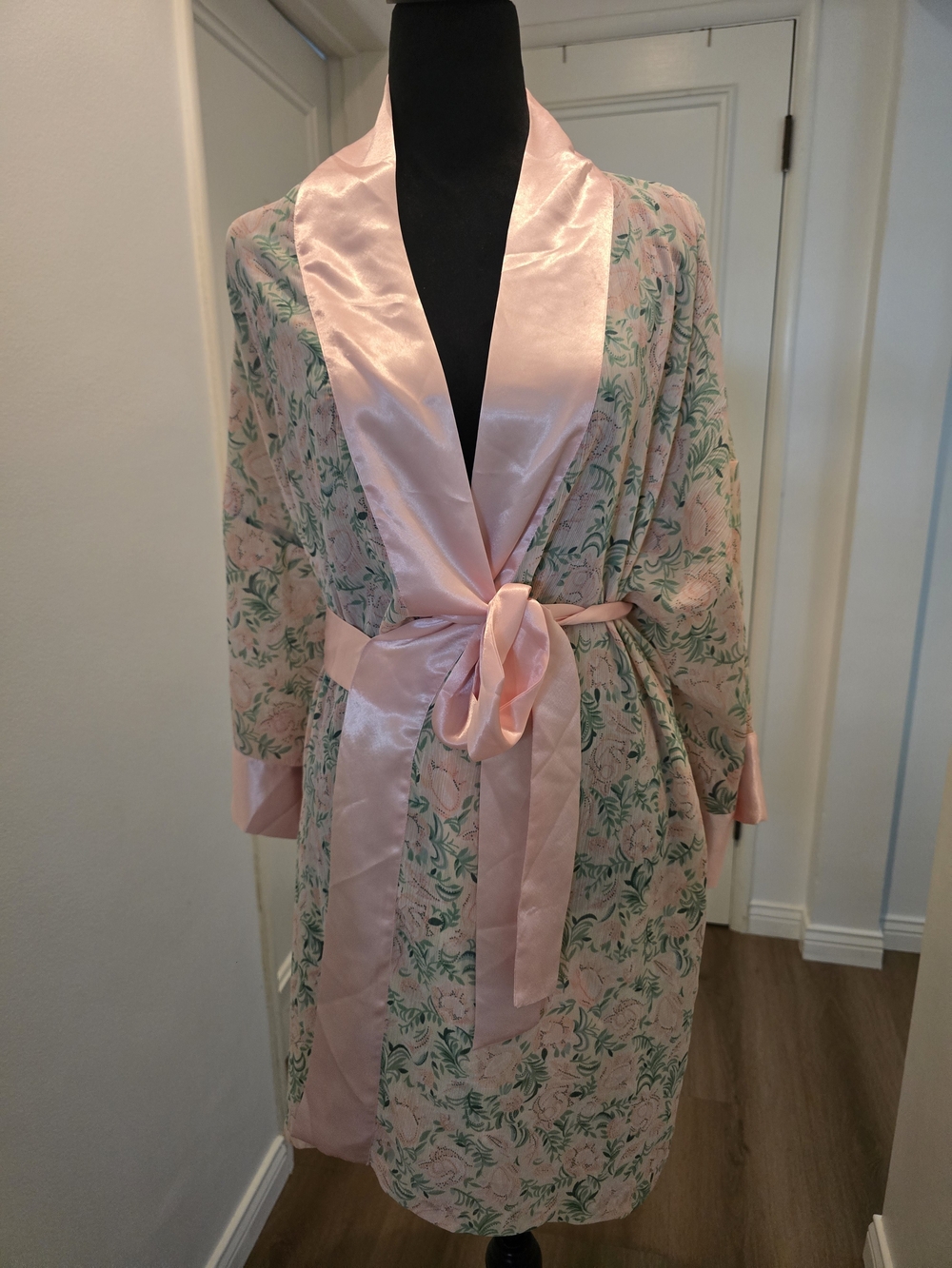 Vintage 1980s Victoria's Secret Gold Label kimono robe - Picture 1 of 7